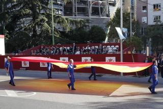 Primer desfile militar del 12-O en la era de la nueva amenaza nuclear