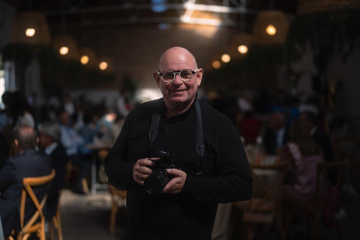 El fotógrafo Jorge Miguel Jaime Báez, presidente de la asociación organizadora.