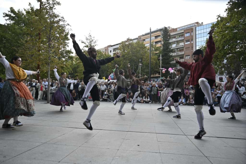 EN IMÁGENES | Actuación del grupo Otero del Cid que se ha hecho viral con la versión jotera de La Morocha