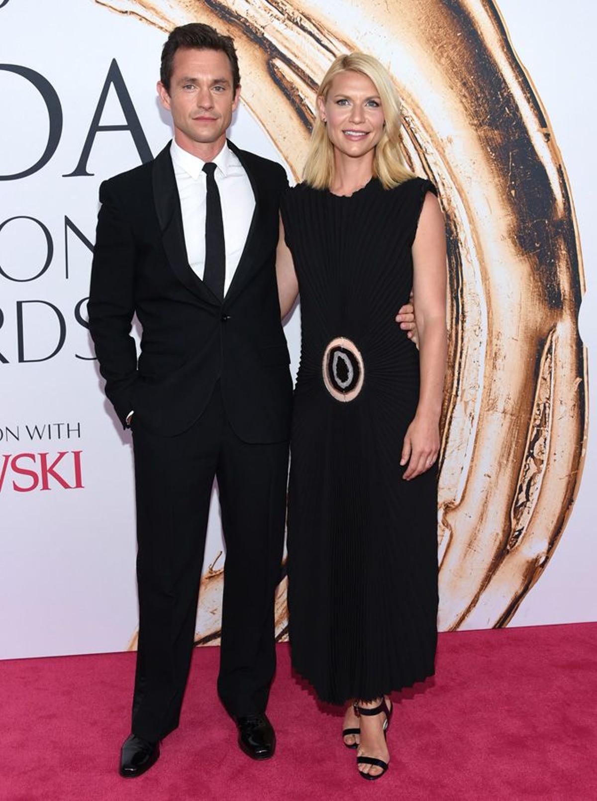 Hugh Dancy y Claire Danes de Calvin Klein en los CFDA Fashion Awards 2016