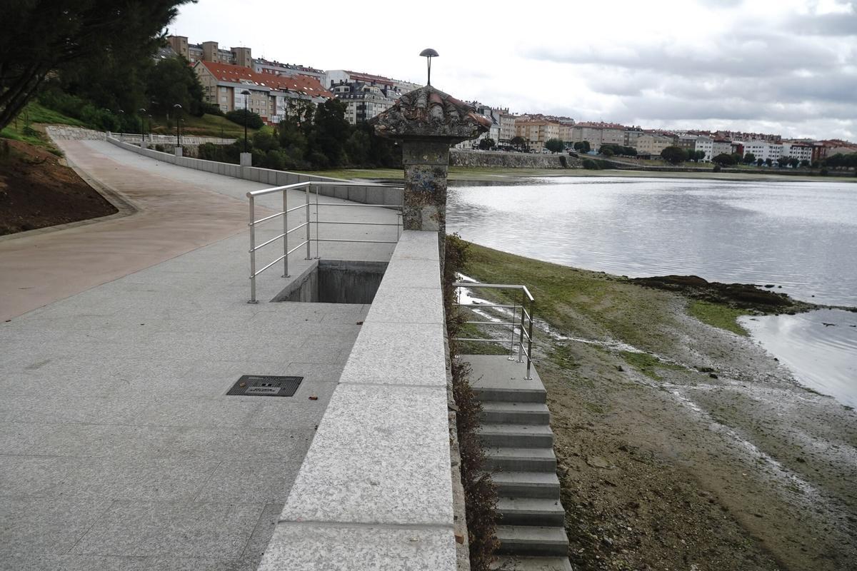 Obras en el paseo de la ría de O Burgo entre O Seixo (Oleiros) y Cambre