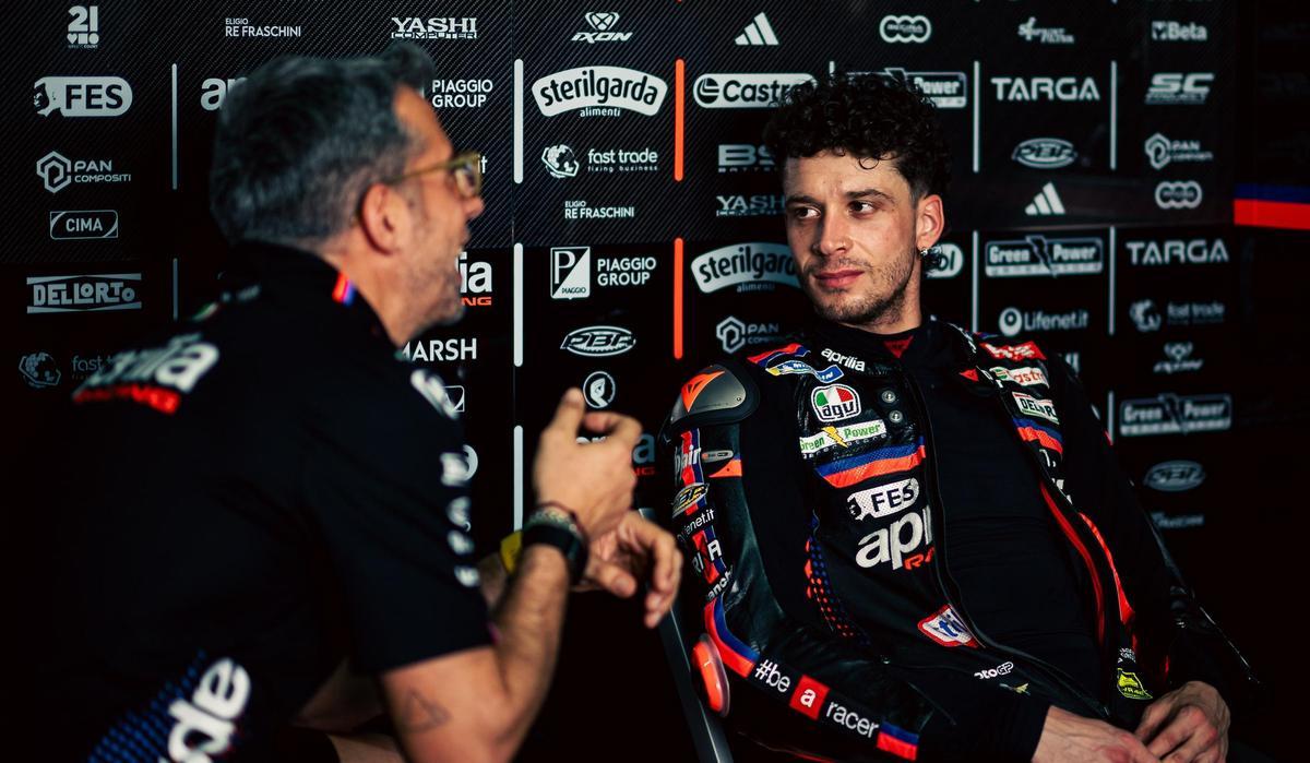 El italiano Marc Bezzecchi (Aprilia) da el primer gol en el inicio del Mundial.