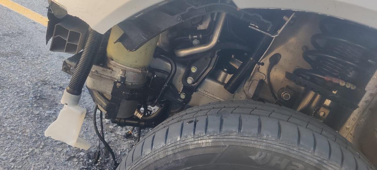 Les imatges del cotxe que va xocar contra una barricada dels pagesos a l'AP-7 a Pontós