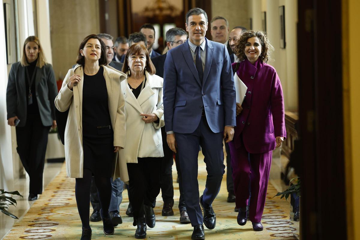 El PSOE aparca les presses i negocia la reforma del ‘només sí és sí’ amb Podem i els seus socis al Congrés El PSOE aparca les presses i negocia la reforma del ‘només sí és sí’ amb Podem i els seus socis al Congrés