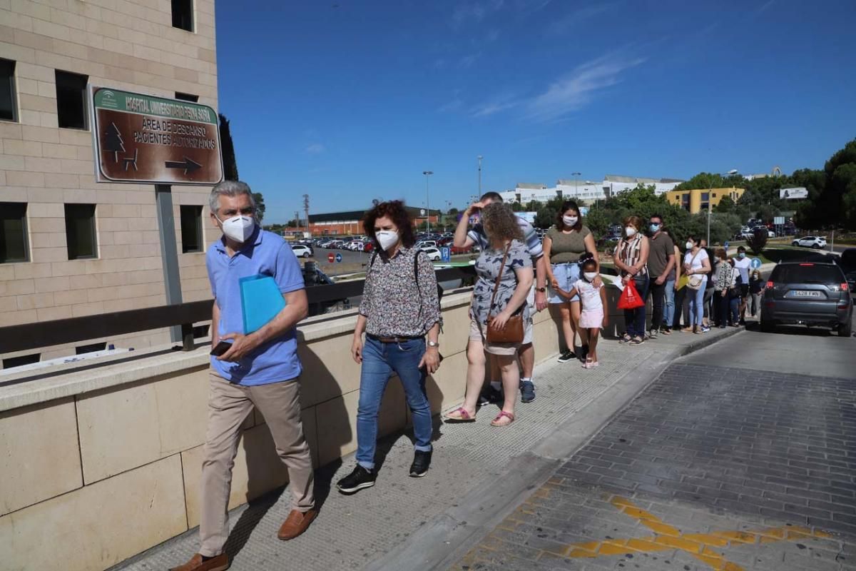 Aumentan las colas en las consultas externas del Reina Sofía