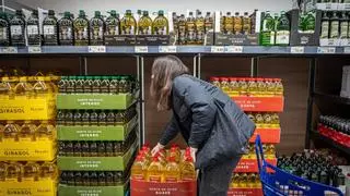 Descubren quién fabrica el aceite de Mercadona