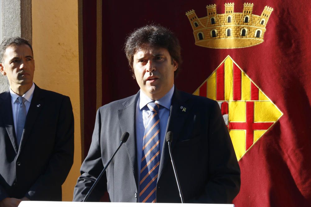 El delegat del Govern a comarques gironines, Pere Vila, durant el seu discurs dins de l'acte d'ofrena floral a la tomba de Josep Irla a Sant Feliu de Guíxols