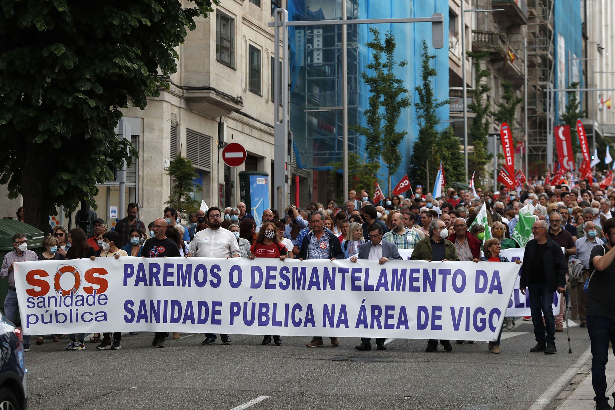 La multitudinaria protesta recorrió las principales arterias de Vigo