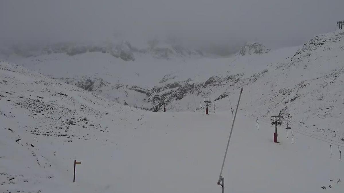 Estado en que se encuentra la zona de Sabocos (Formigal), a 1940 metros de altura, este lunes a las 14 horas