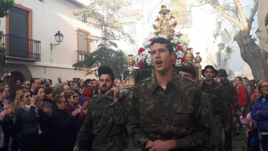 Miles de devotos participan en la romería de Alcublas a la Cueva Santa