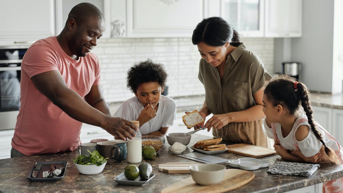 Cinco ejemplos de desayunos saludables para tus hijos