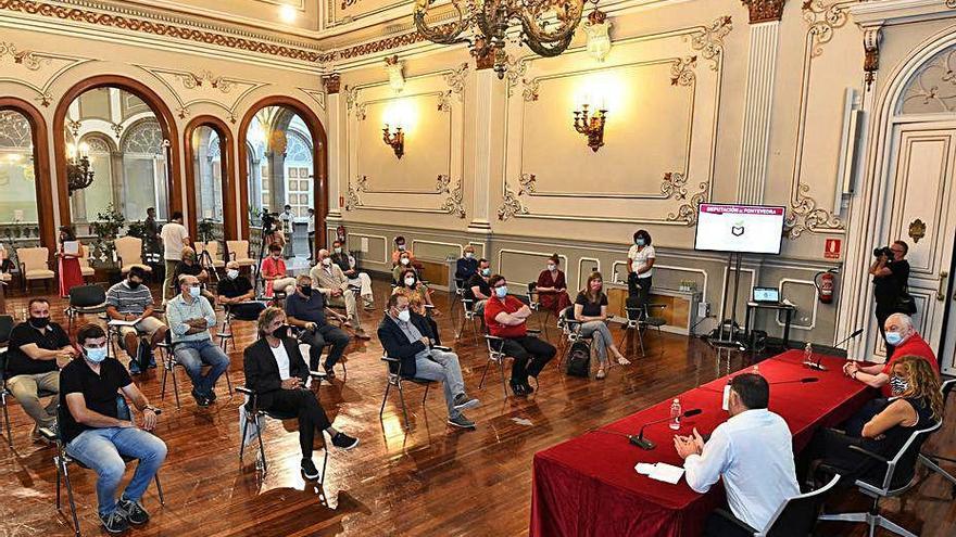 Reunión de alcaldes en la Diputación sobre el Plan Revitaliza.