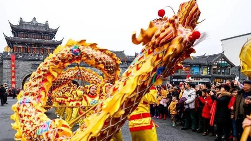 Celebració de la dansa del drac Hanoi a la Xina.