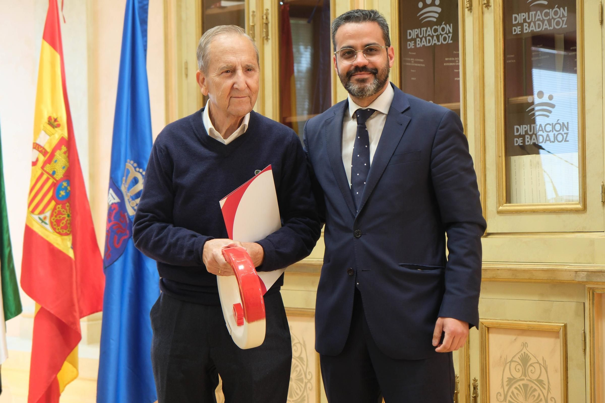 Juan Carmona, fundador de Inquiba, recogiendo el premio