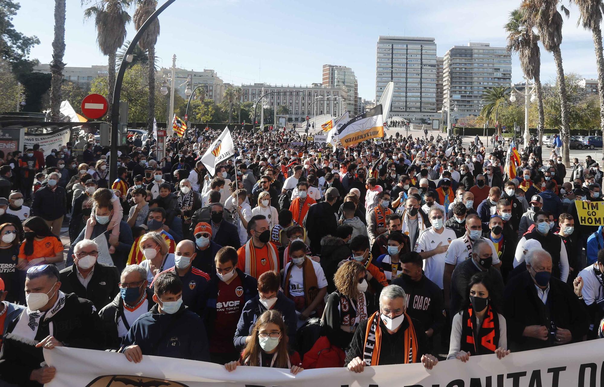 La manifestación valencianista contra Peter Lim (primera parte)