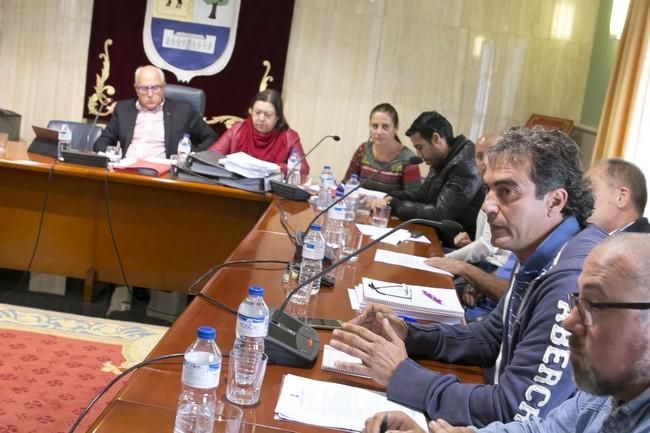 Pleno en el Ayuntamiento de La Oliva (25/02/2016)