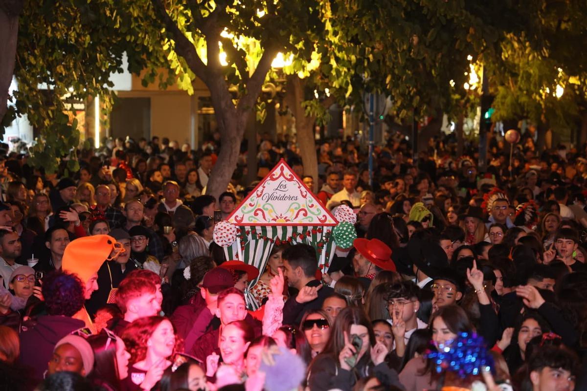 Viernes Ramblero: un Carnaval atípico llena las calles de Alicante