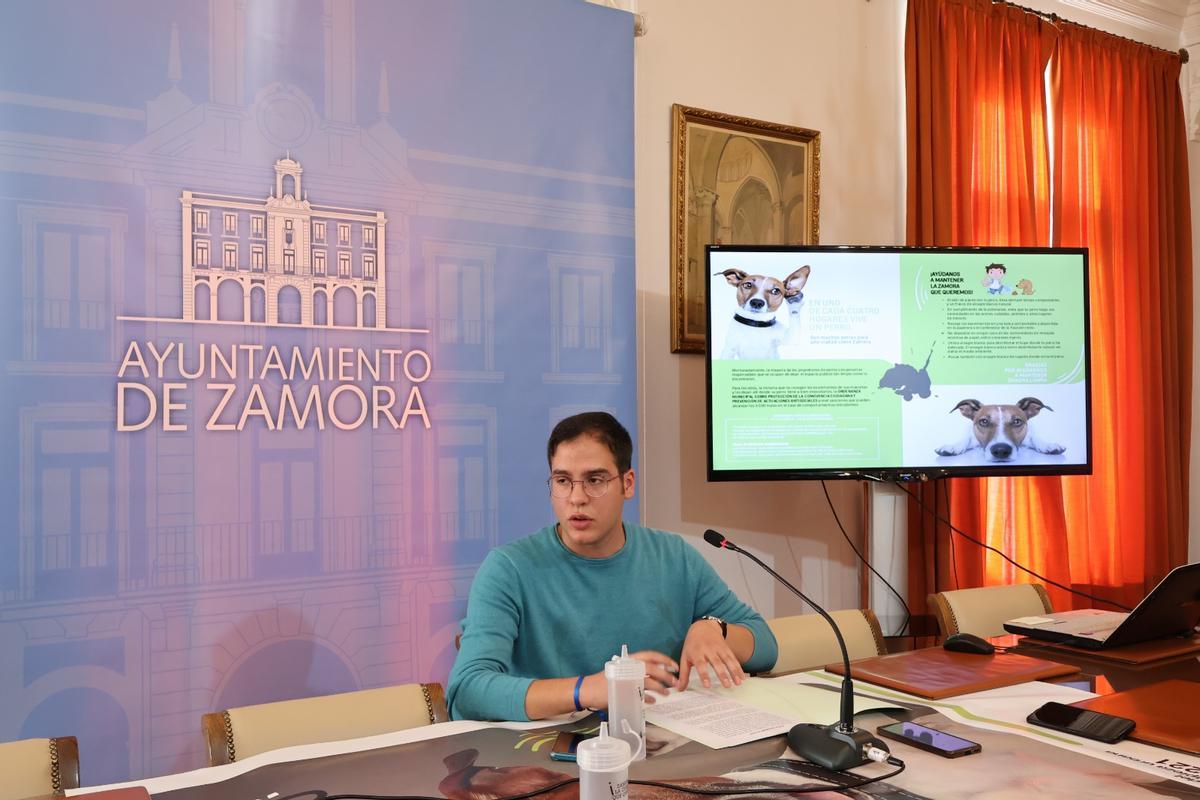 El concejal Pablo Novo en la presentación de la campaña.