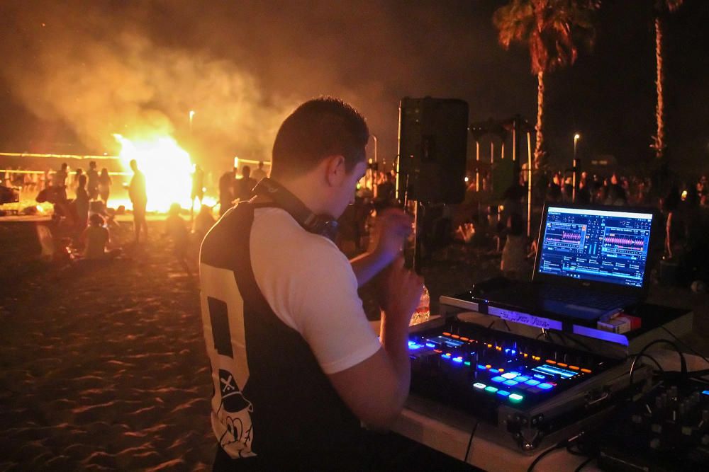 Noche de San Juan en las playas de Torrevieja