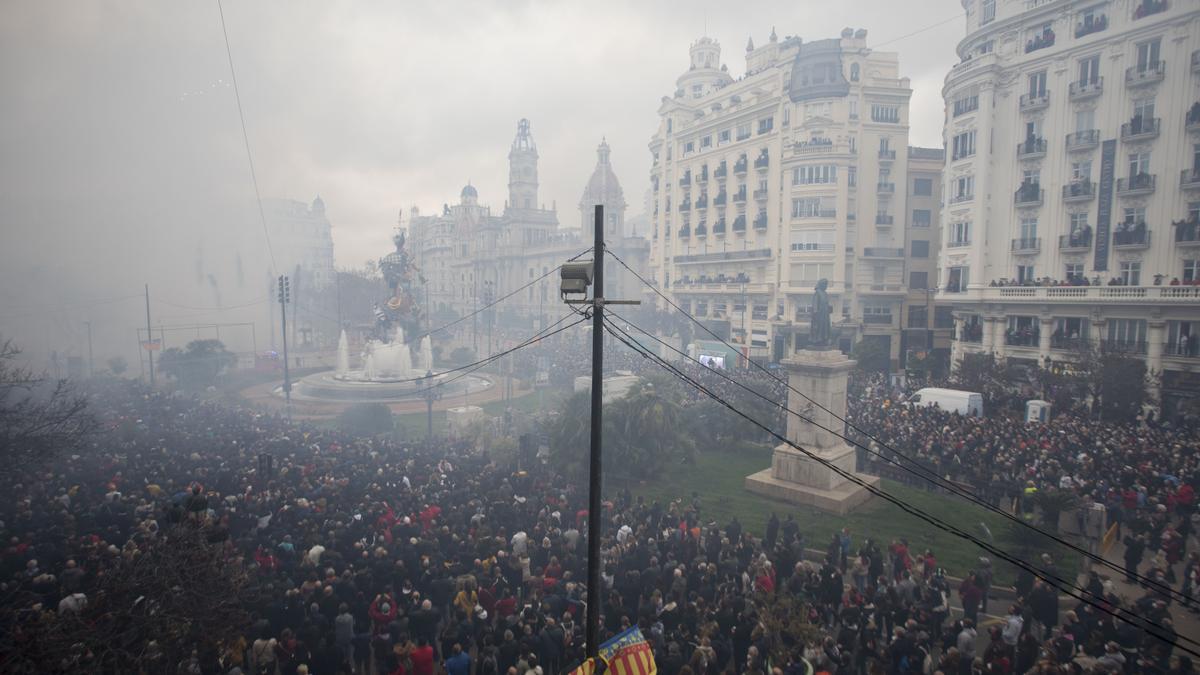 La mascletà de hoy, 18 de marzo, corre a cargo de la Pirotecnia Caballer FX.