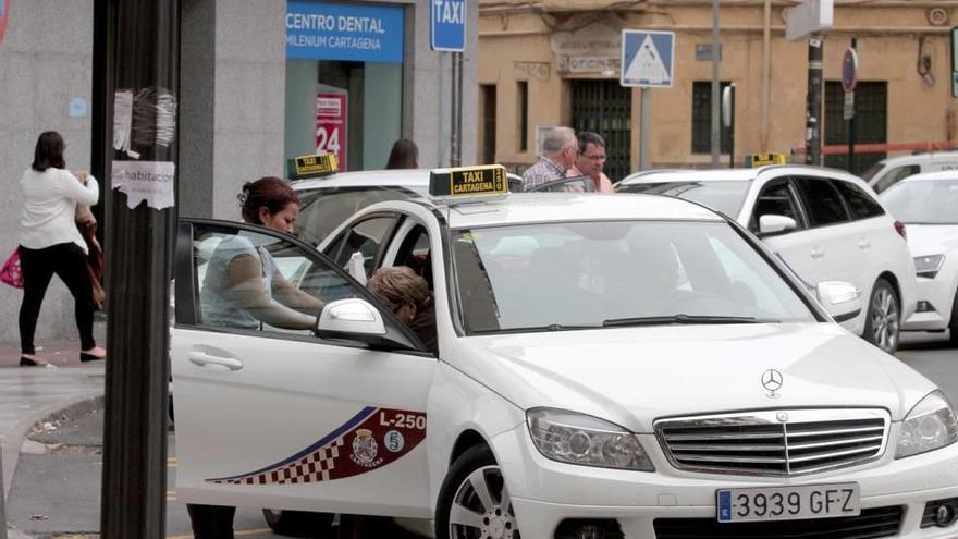 La Politécnica hará un estudio sobre la viabilidad del sector del taxi