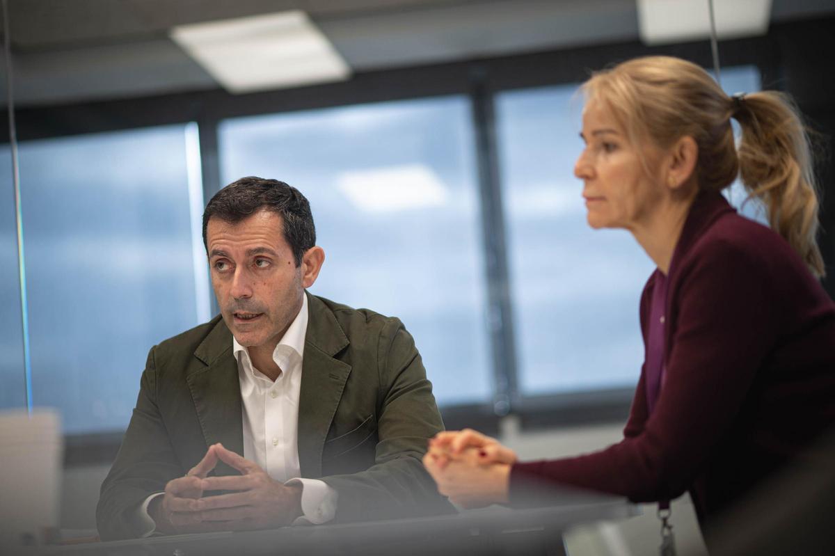 El consejero y gerente del PCTT (i).