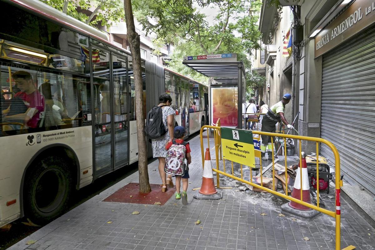 La parada de autobús de la discordia en la calle de Craywinckel.