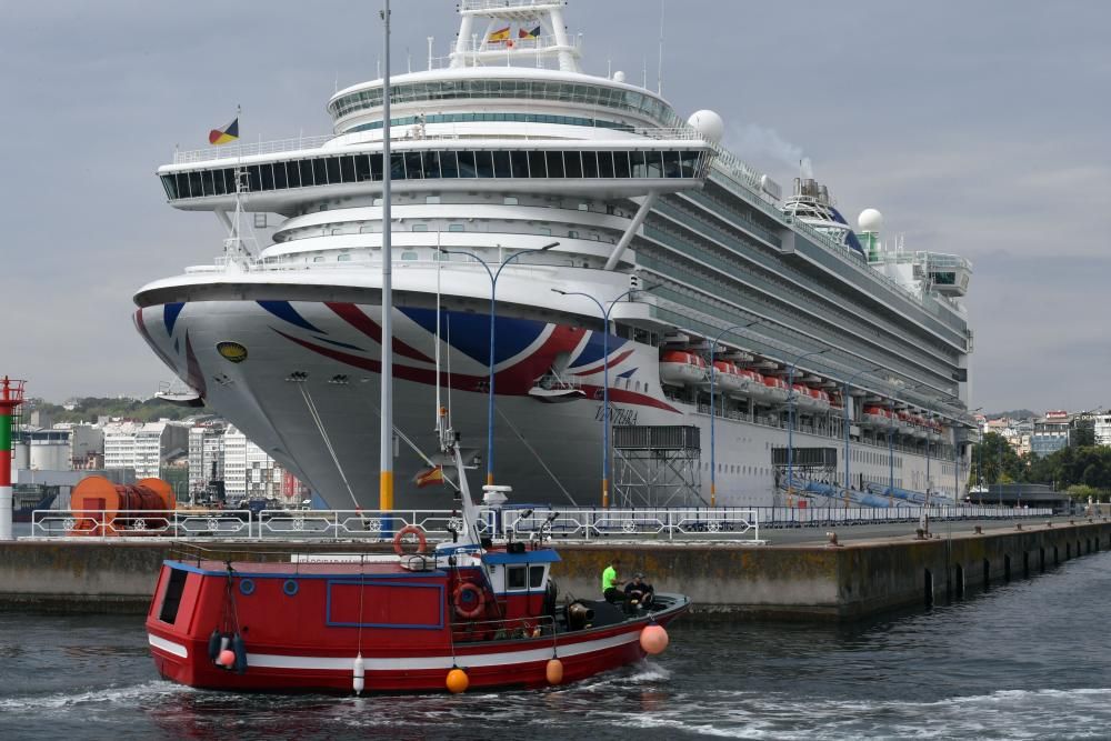 El crucero atracó a las 08.30 procedente de Cherburgo y partió a las 17.00 rumbo a Santander.