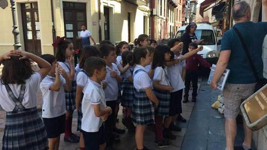 El colegio Nuestra Señora del Rosario, de visita por Ribadesella