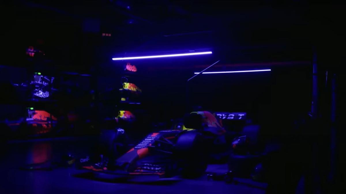 ¡Increíble! Red Bull hace un 'pit stop' completamente a ciegas