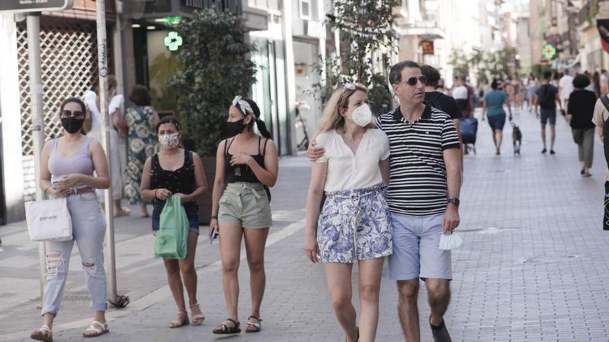 28.941 isleños se vacunaron contra la covid en Cataluña, Andalucía y Madrid