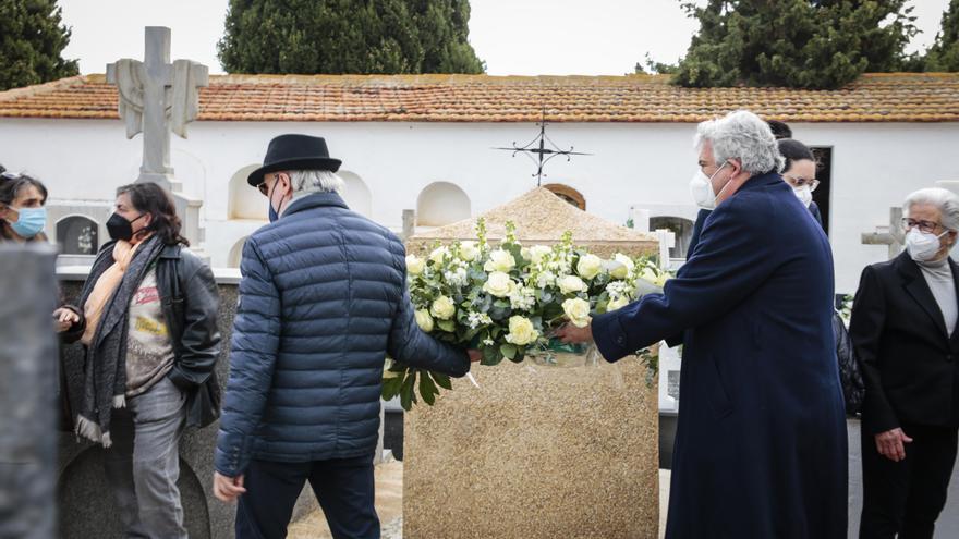 Margarita Lozano, la diva que descansa entre flores de almendro