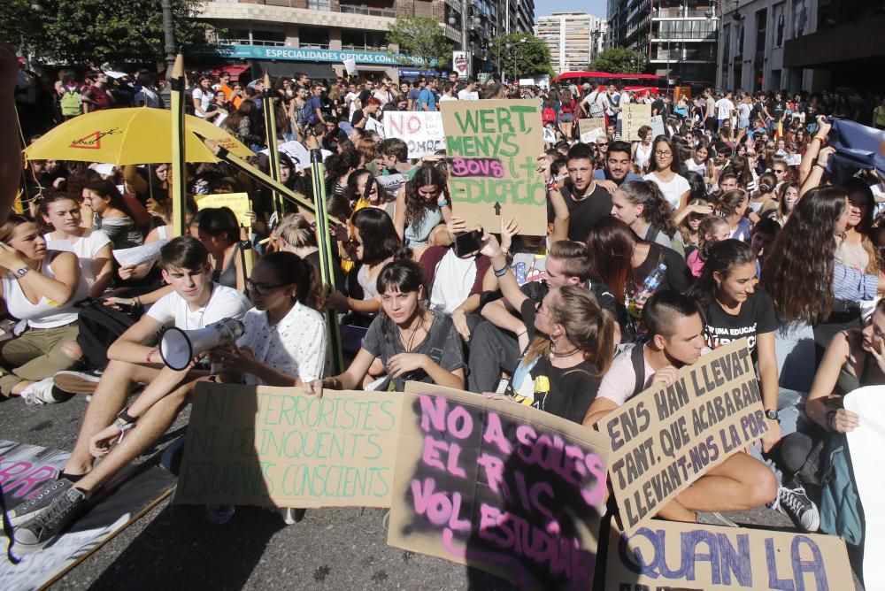 Protesta de estudiantes en Valencia contra la reválida