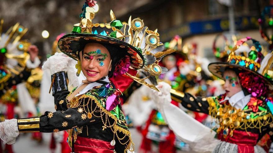 Badajoz estalla en fiesta: arranca el Carnaval más multitudinario