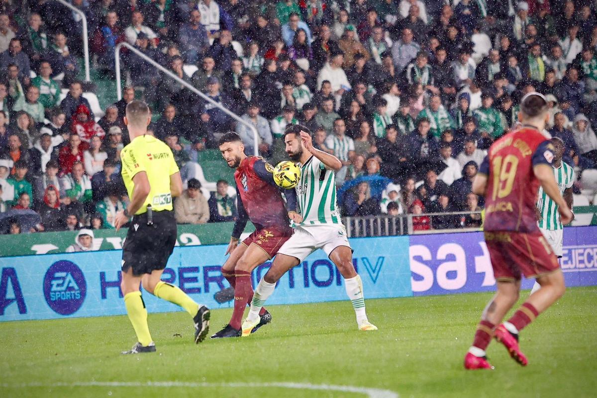 Rubén Alves, durante el Córdoba CF-Deportivo de la Coruña en El Arcángel.
