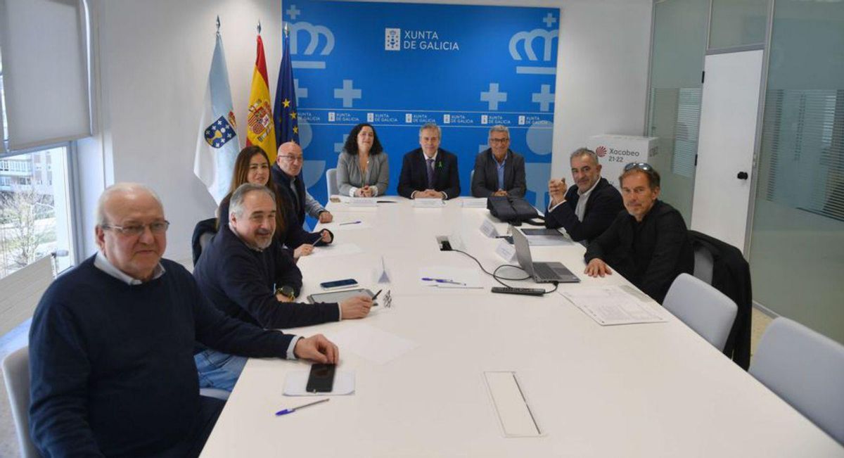 Reunión de la Xunta con vecinos de A Falperra. | Iago López