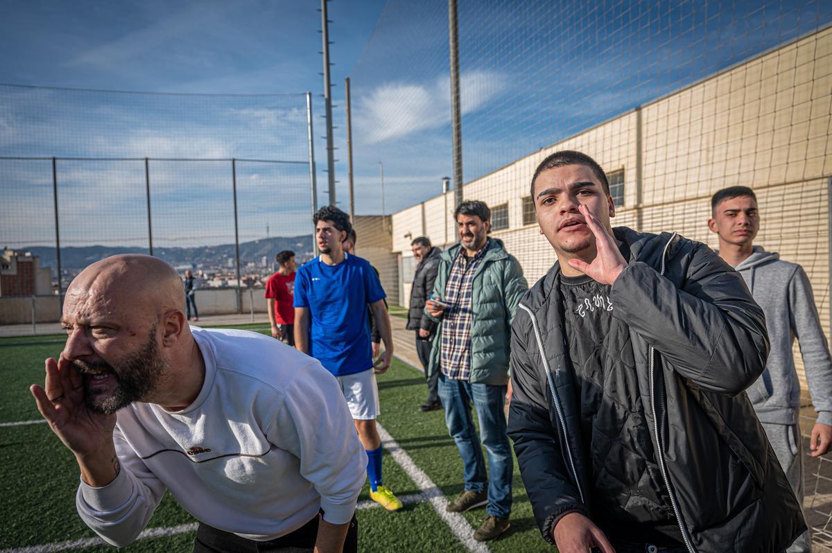 La Kings League gitana hechiza a los barrios de Barcelona