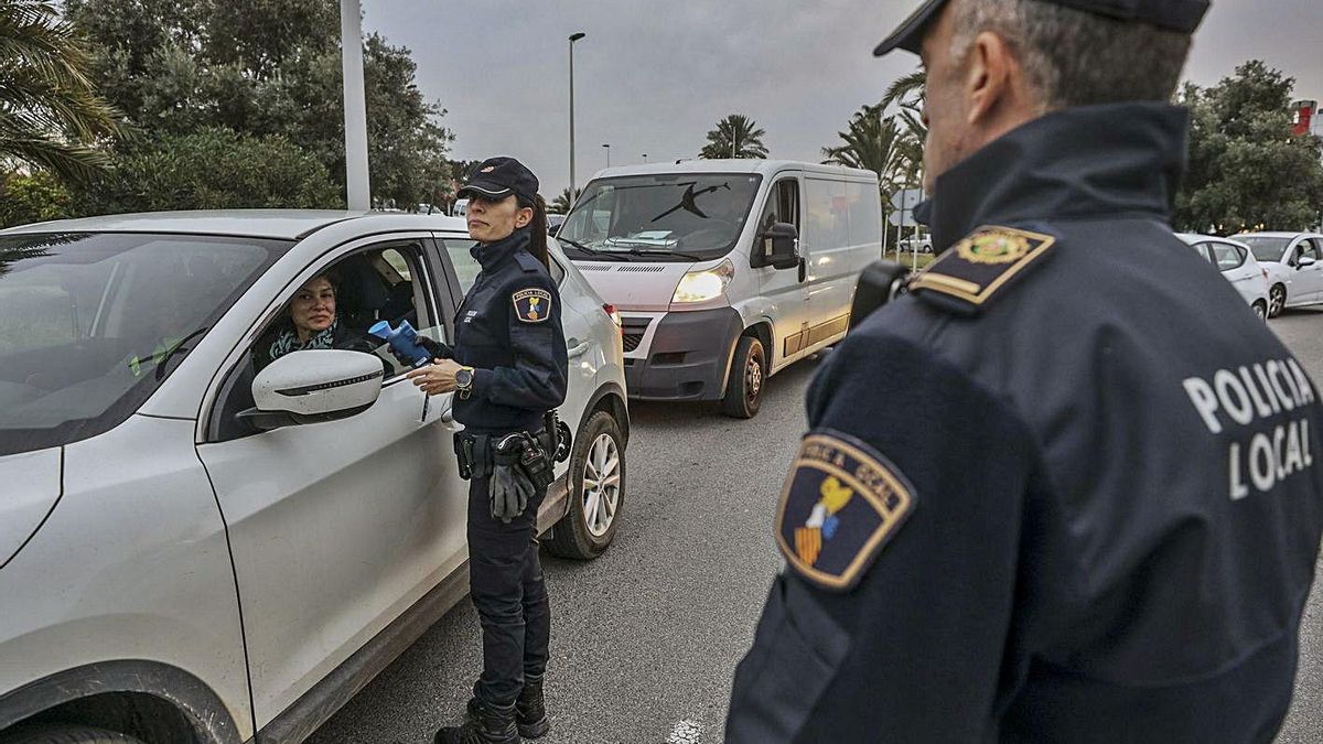 One of the alcohol consumption controls established by the Police, in file image. One of the alcohol consumption controls established by the Police, in file image.