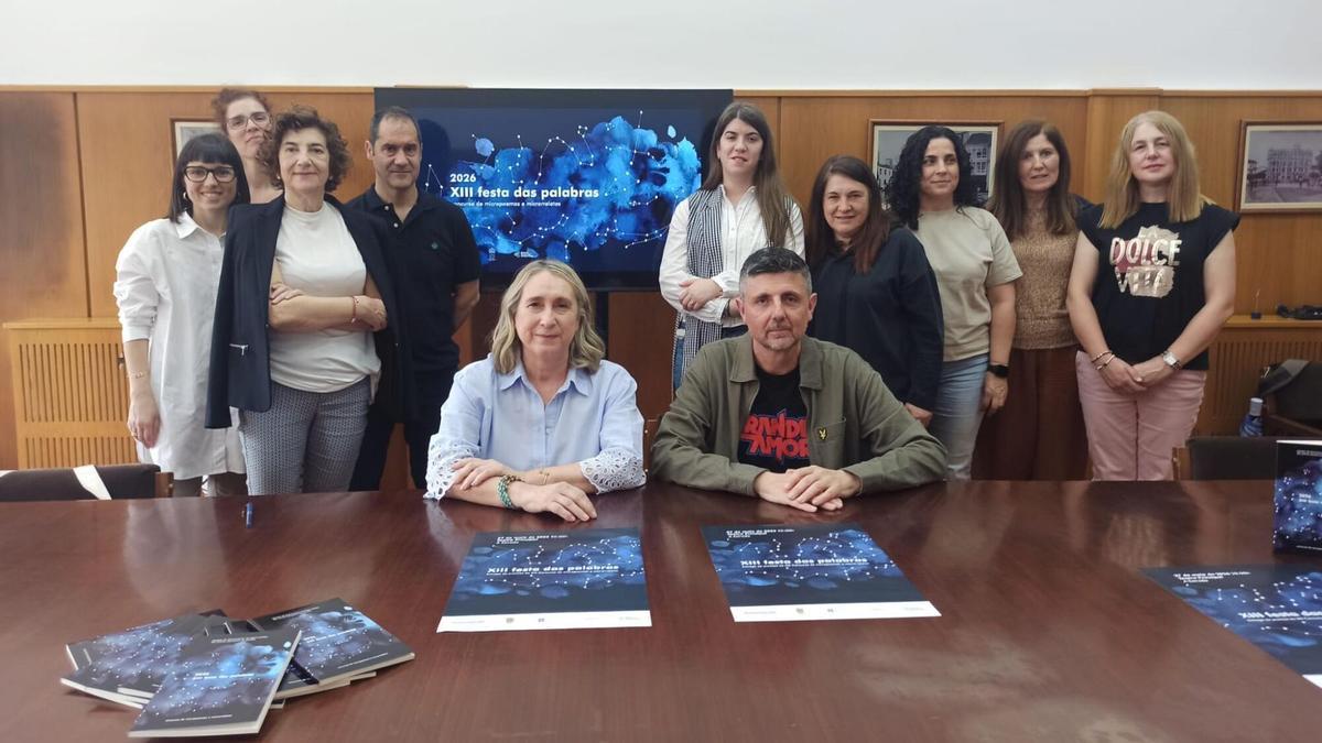 A presentación contou con representación dos centros educativos estradenses e da concelleira Amalia Goldar.