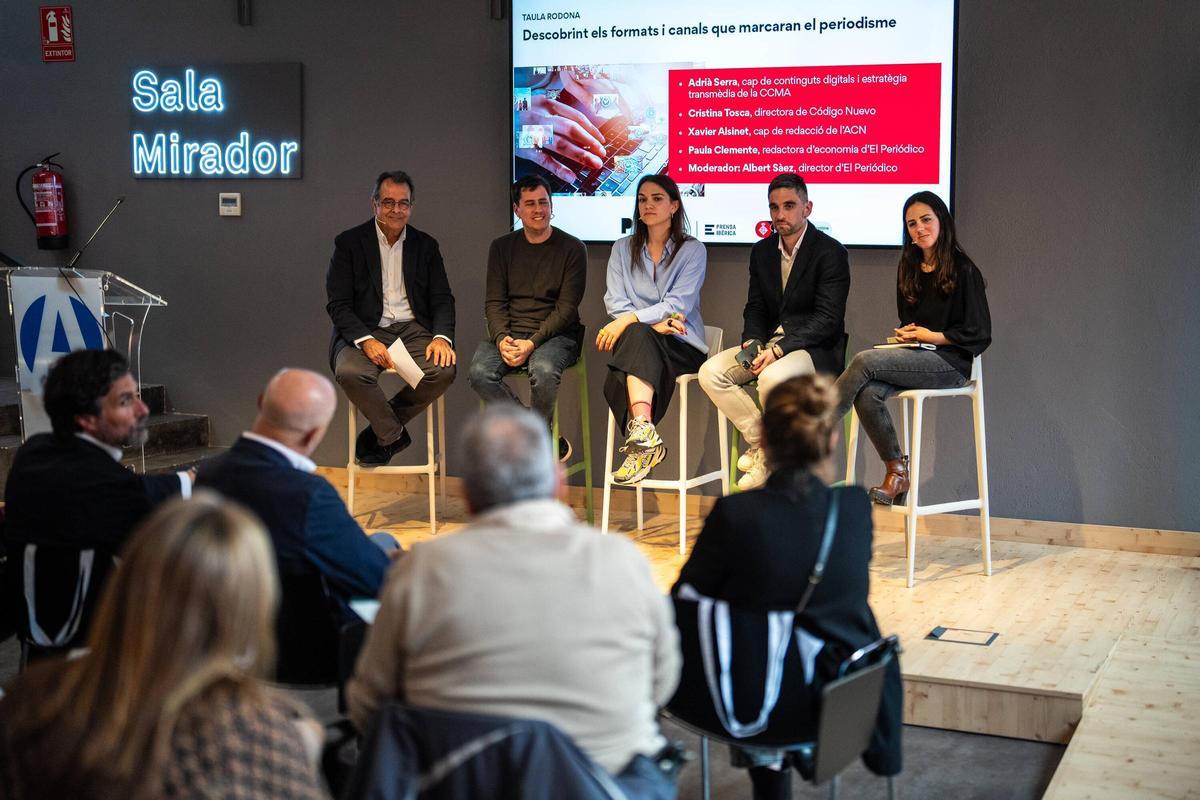 Mesa redonda sobre el futuro del periodismo