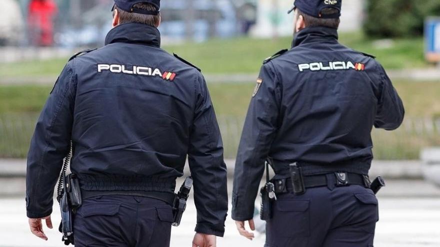 Dos detenidos en Salamanca tras robar un televisor, dinero y documentación blandiendo un palo