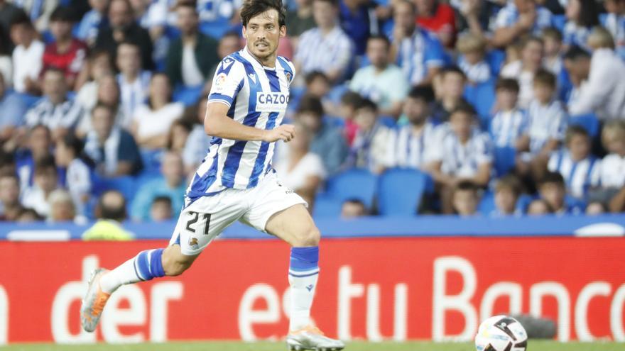 La Real mejora en casa y gana sin apuros al Espanyol