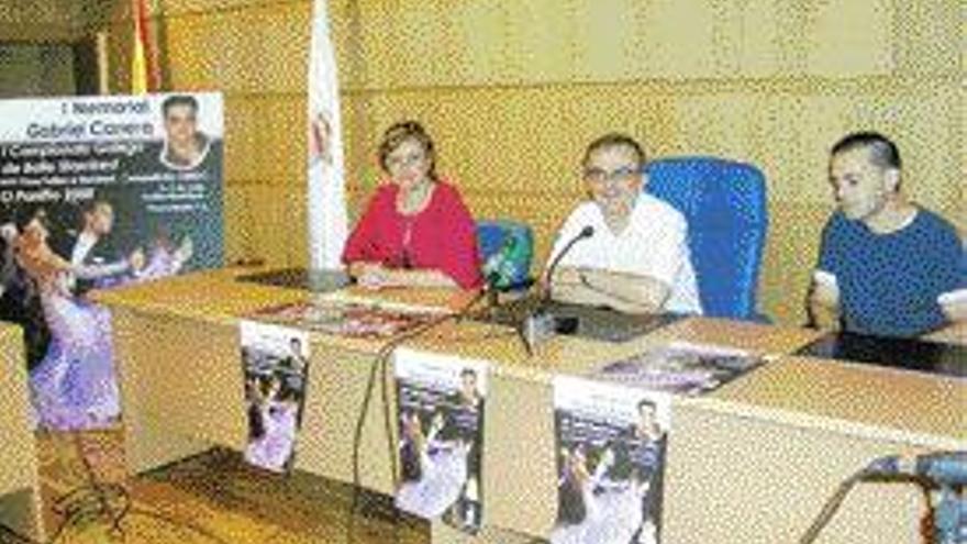 María Jesús Escudero, Raúl Francés y Miguel Abreu, en la presentación. / D.P.