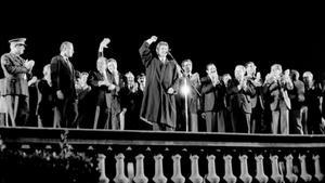 Pasqual Maragall celebra la nominación olímpica de Barcelona en 1986.