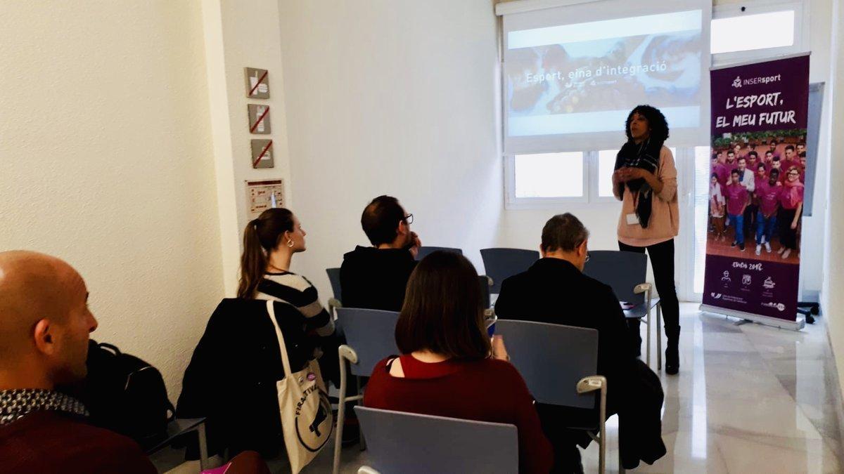 Insersport forma a jóvenes en situación vulnerable con cursos de inserción laboral.