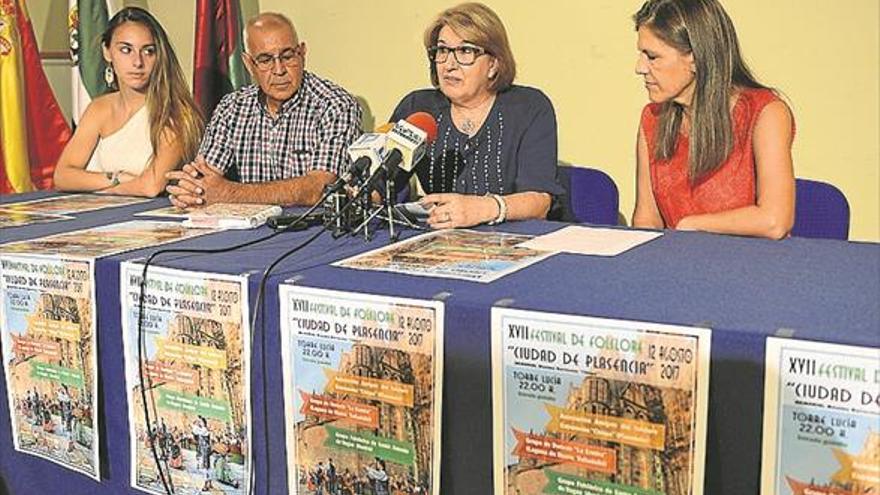 Grupos de Valladolid y Portugal, en el Festival de Folclore Ciudad de Plasencia