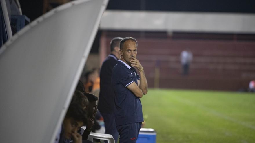 La UD Alzira destituye a su entrenador Fran Alcoy tras la derrota ante el CD Arenteiro