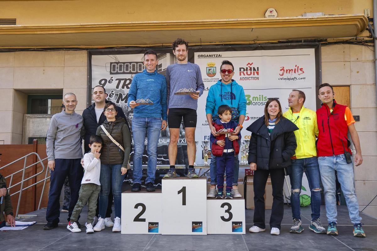 El podio masculino de la IX Trail Pics Betxí.