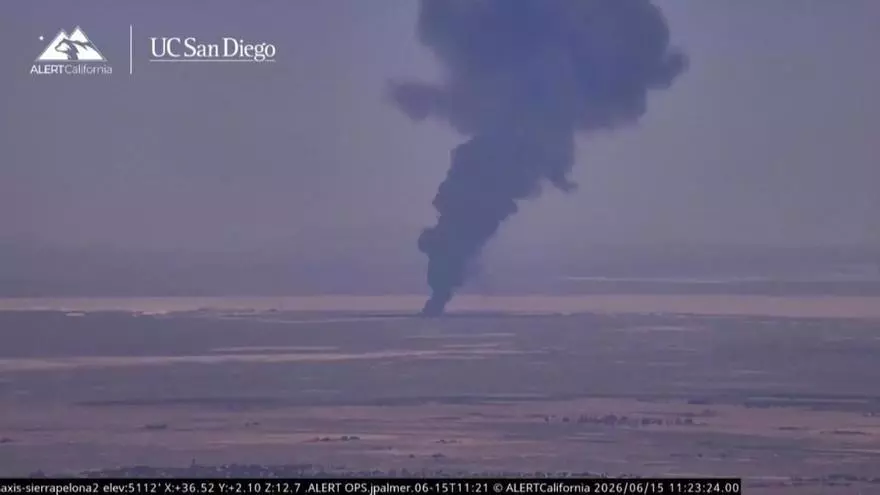 Mueren los ocho tripulantes de un bombardero B-52 tras estrellarse en California