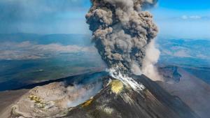 Columna de humo provocada por una erupción del volcán Etna, el pasado 30 de julio.